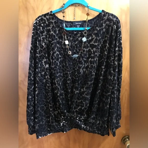Karen Kane 2X Black Leopard Print Top - Picture 1 of 8